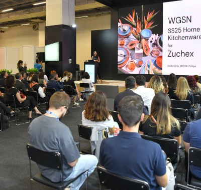 ZuchXTalks sahnesinde WGSN semineri dinleniyor.