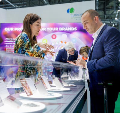 exhibitor talking to visitors